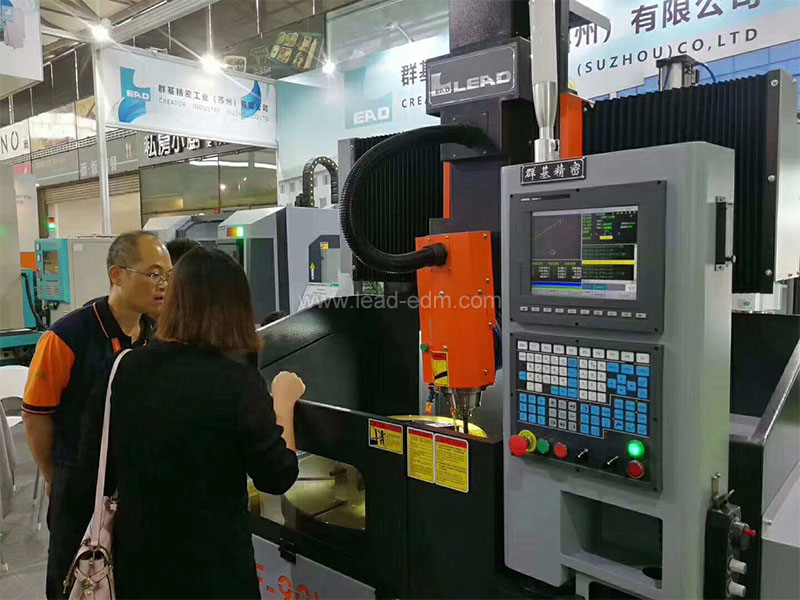 群基五軸輪胎模具專用放電機(jī)、四軸刻字機(jī)在上海展示 - 圖3
