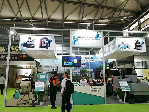 群基五軸輪胎模具專用放電機(jī)、四軸刻字機(jī)在上海展示