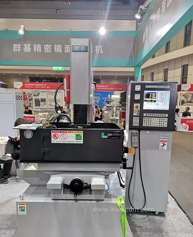 群基鎢鋼模具專(zhuān)用放電機(jī)CR-5F - 2