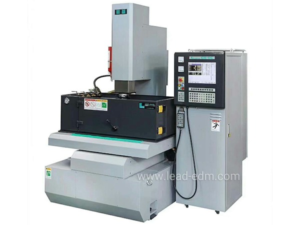 群基C型三軸數(shù)控火花機(jī) CNC341S